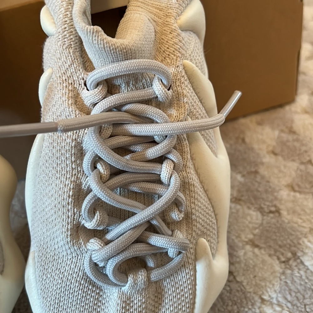 Yeezy - Picture 7 of 8